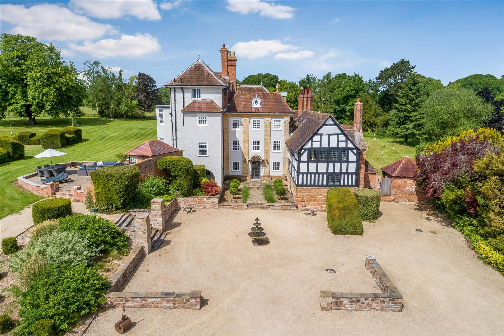 Wolverton, StratforduponAvon Vaughan Reynolds Estate Agents